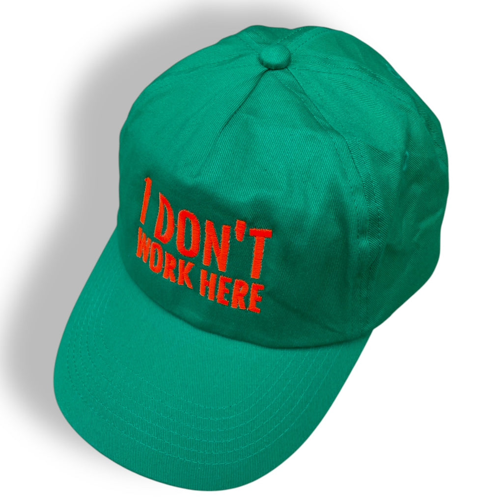 CAP tessuto verde + ricamo arancine fluo