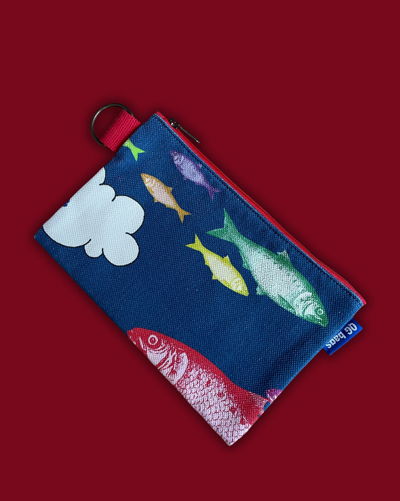 White furry pouch + fuchsia zipper