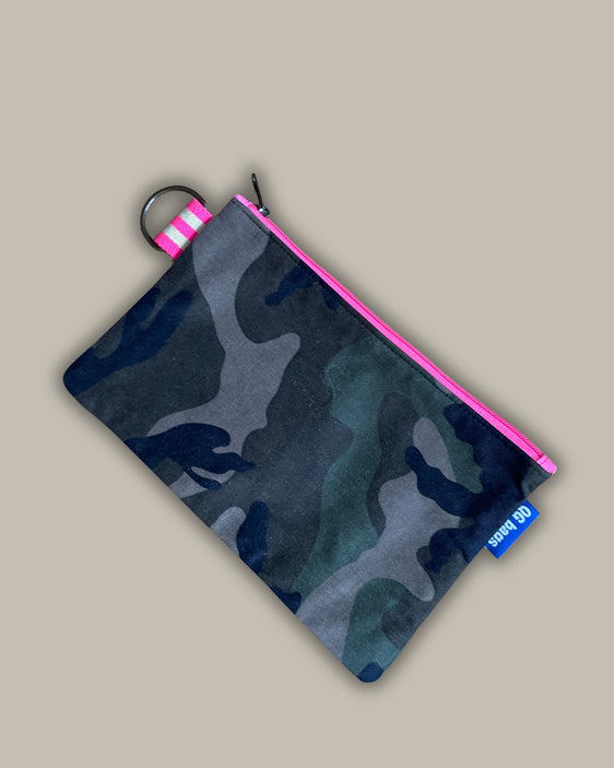 POCHETTE vellutino camou + cerniera fucsia fluo