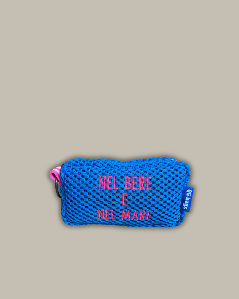 PILLOLA neoprene azzurro + ricamo fucsia