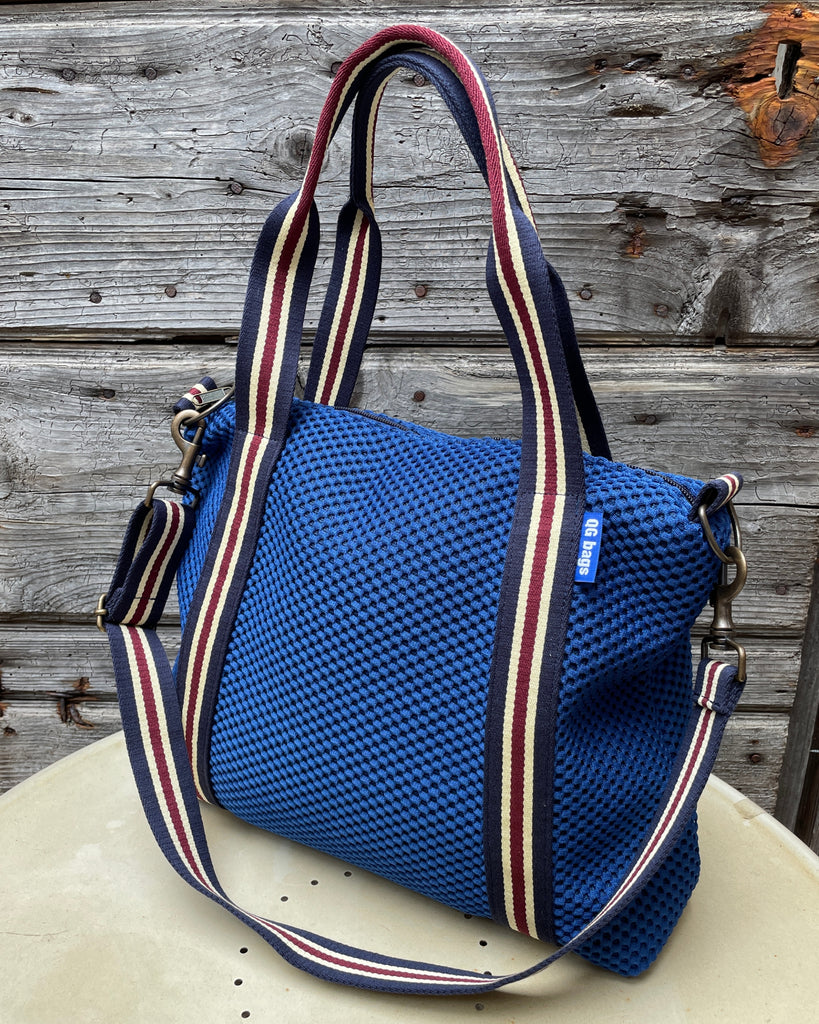 GRACE electric blue neoprene + handle 14