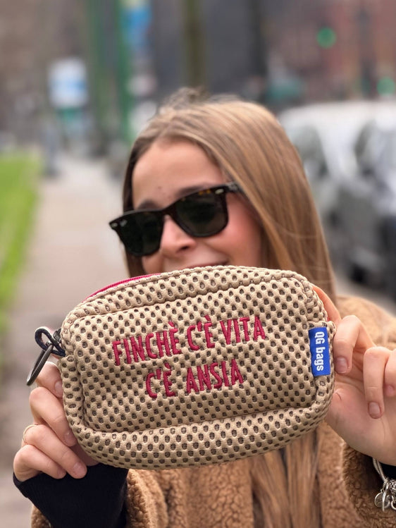 PILLOLA neoprene beige + ricamo rosa scuro