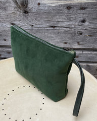 POCHETTONA velluto verde - cerniera verde - fodera azzurra