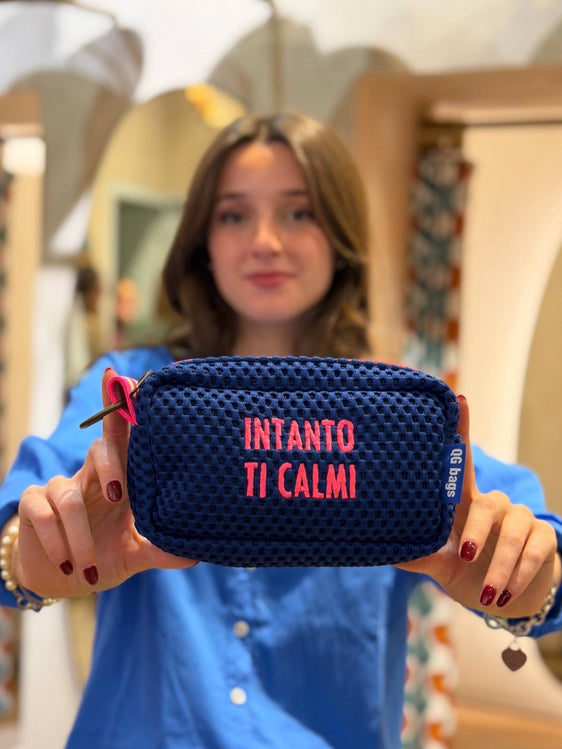 PILLOLA neoprene blu elettrico + ricamo fucsia fluo