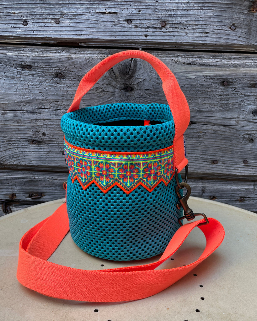 TAM TAM fluorescent fuchsia neoprene + handle 95