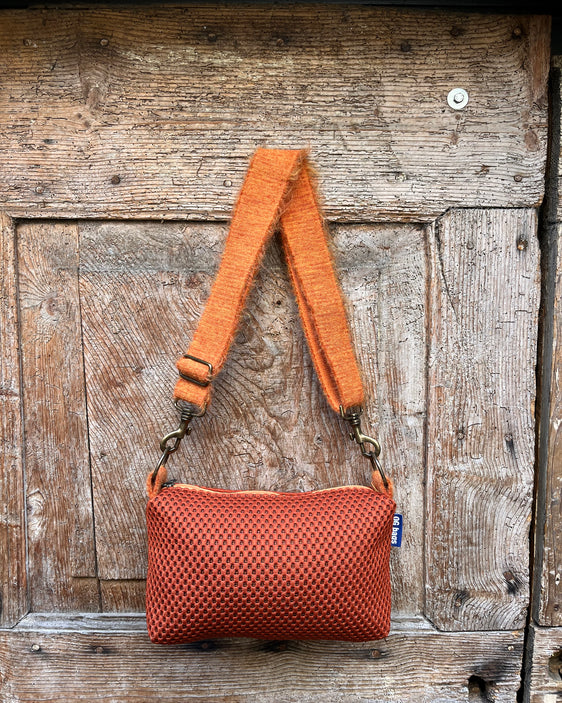 BRIOCHE neoprene ruggine + manico pelosino aranacione