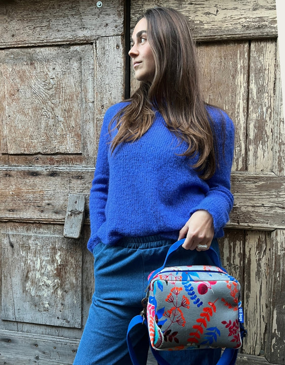 CARLOTTA velluto impermeabile Japan grigio + manico blu elettrico