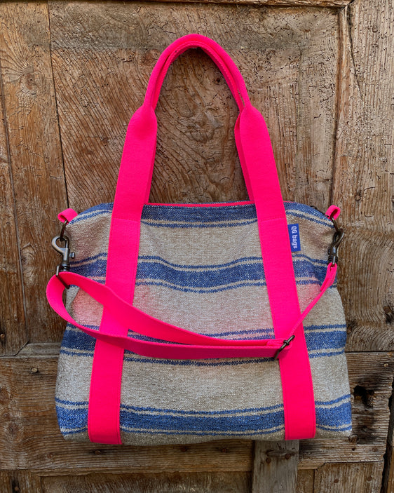Grace Bag tessuto a righe - manico fucsia fluo