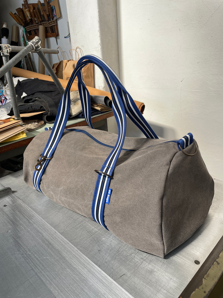 TRAVEL gray herringbone fabric + handle 70