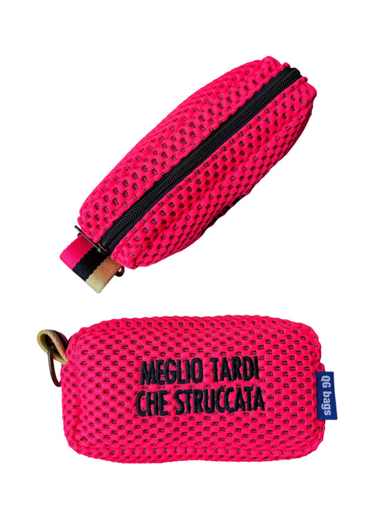 PILLOLA neoprene fucsia fluo + ricamo blu