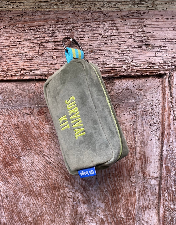 PILLOLA velluto verde salvia + ricamo verde acido