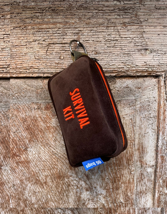 PILLOLA velluto marrone + ricamo arancione fluo