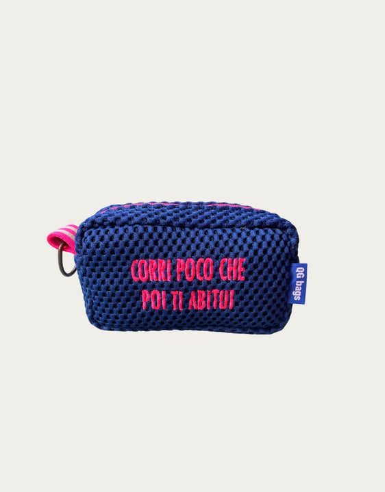 PILLOLA neoprene blu elettrico + ricamo fucsia fluo