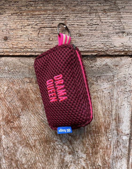 PILLOLA neoprene bordeaux + ricamo fucsia fluo