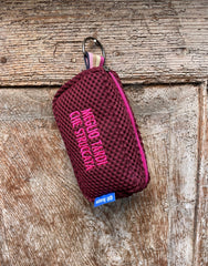 PILLOLA neoprene bordeaux + ricamo fucsia fluo